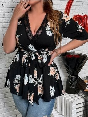 Shein Curve Plus Floral Print Lace Trim V-Neck  Blouse Top Size 0XL Black